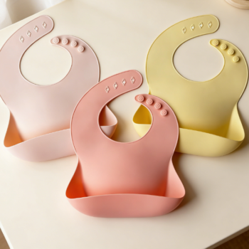 1-Pack Baby silicone bibs, rock blue, with food collection bag, dishwasher safe, waterproof and leak-proof, soft and fit.