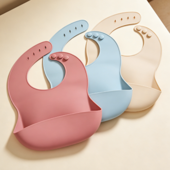 1-Pack Baby Silicone Bibs, Sloth Jungle Pattern, Dining Apron, Adjustable Size, Wide Pocket Design, Platinum Silicone Material, Matte Finish, Dishwasher Cleanable